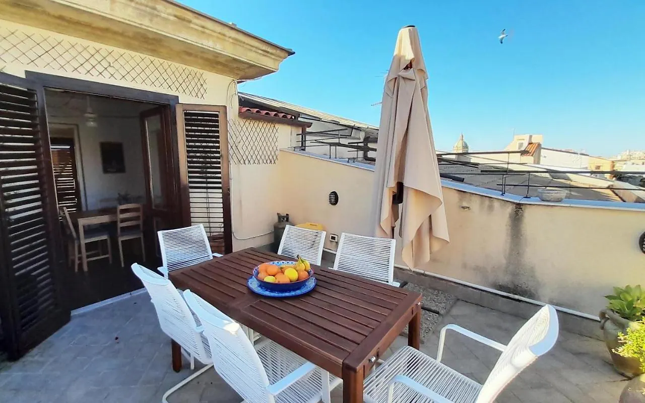 Apartman Terrace With View Attic In Old Town Ballarhome Palermo