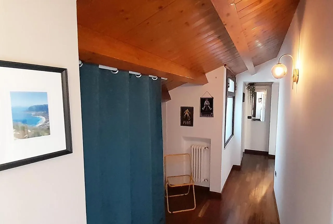 Terrace With View Attic In Old Town Ballarhome 巴勒莫 0*,  意大利